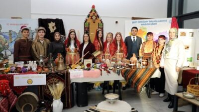 Sakarya’nın Karasu ilçesinde Yerli Malı Haftası’nda düzenlenen etkinlikte, öğrencilerin hazırladığı