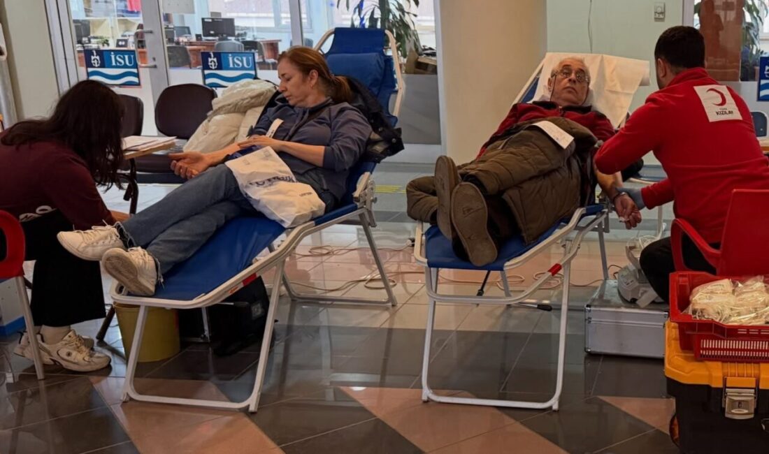 Gölcük Belediyesi ve Türk Kızılay işbirliğinde düzenlenen kampanyada, belediye personeli