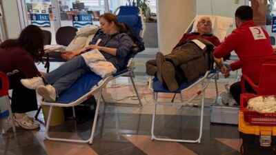 Gölcük Belediyesi ve Türk Kızılay işbirliğinde düzenlenen kampanyada, belediye personeli