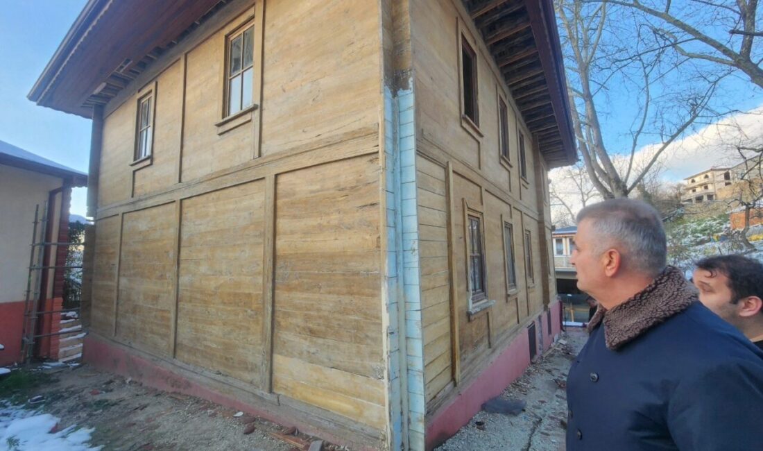 Gölcük’teki 145 yıllık çivisiz cami restore ediliyor Kocaeli’nin Gölcük ilçesinde Sultan 2. Abdülhamit döneminde “kurtboğazı” tekniğiyle hiç