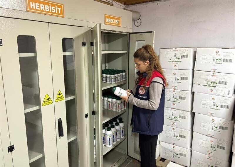 Gübre ve zirai ilaç bayilerine denetim Düzce il ve ilçe Tarım ve Orman Müdürlüğü teknik ekipleri