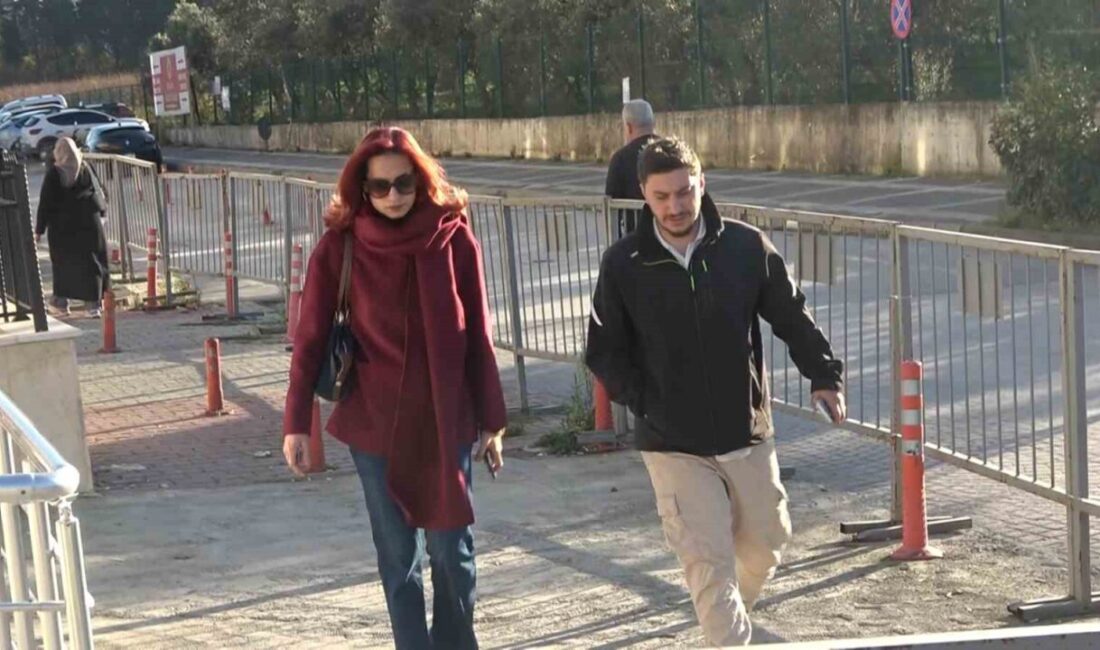 Güllü’nün oğlu savcıya müşteki olarak ifade verdi: “Atacağım camdan, atlayacak mısın camdan kelimelerini ablam Tuğyan söylüyor” Yalova’daki evinin terasının penceresinden düşen Güllü’nün ölümüyle ilgili soruşturmada “tasarlayarak