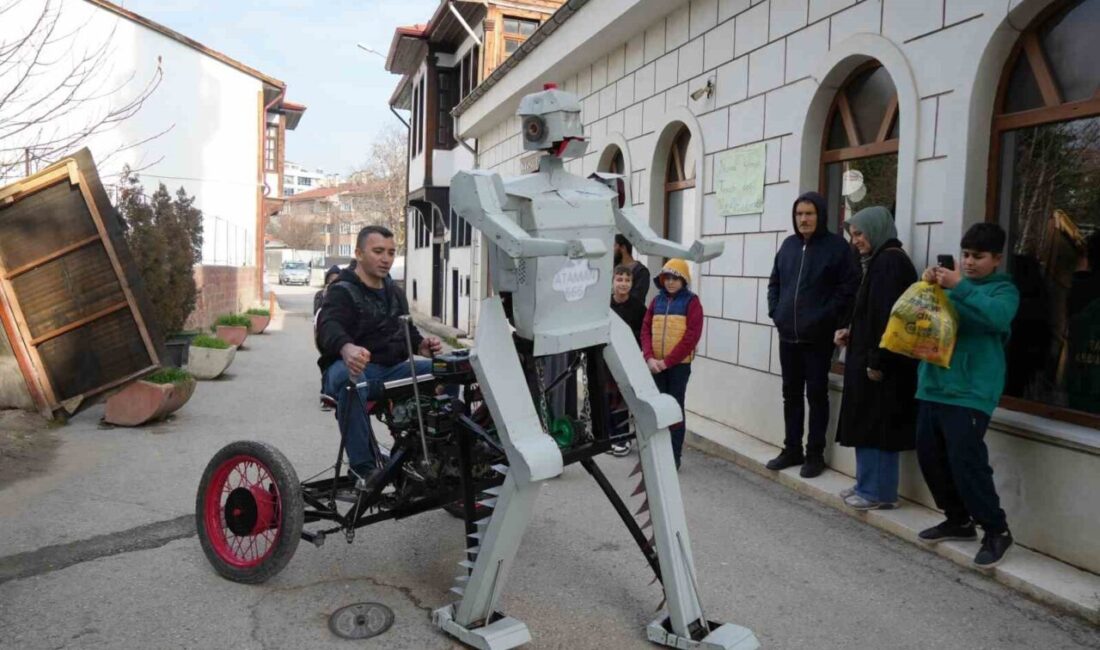 Kastamonu’da hayalini gerçekleştiren bir vatandaş, yürüyen ve arkasında insan taşıyabilen