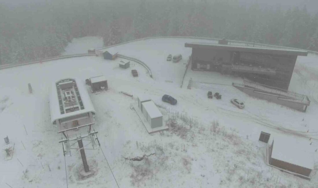 Türkiye’nin önemli kış turizmi merkezlerinin Ilgaz Dağı’nda kar ve sis