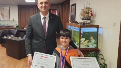 Gölcük Belediye Başkanı Ali Yıldırım Sezer, ulusal ve uluslararası matematik