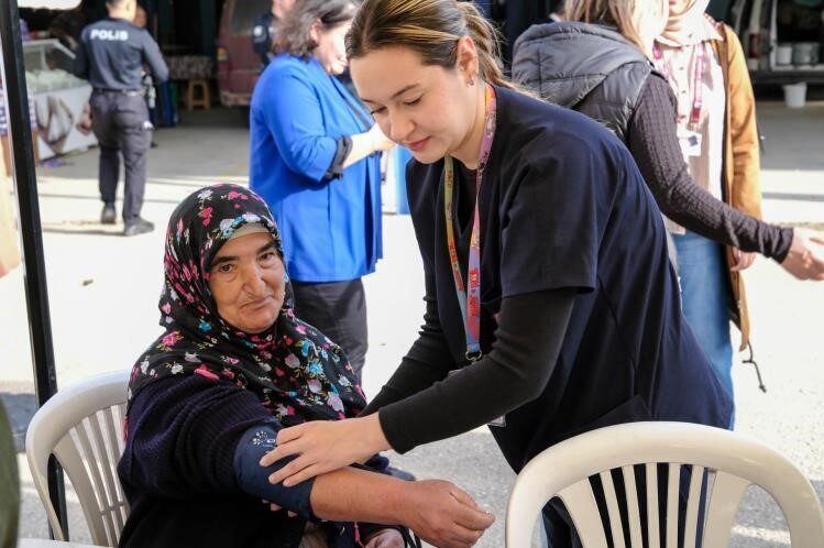 İnhisar’da sağlık seferberliği Bilecik Şeyh Edebali Üniversitesi Kurumsal İletişim Koordinatörlüğü ve Sağlık Hizmetleri