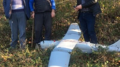 Kocaeli’nin İzmit ilçesindeki kırsal alana düşen insansız hava aracı (İHA)