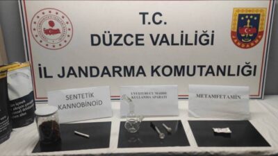 Düzce İl Jandarma Komutanlığı ekiplerinin devriye sırasında durdurduğu şahsın üzerinden