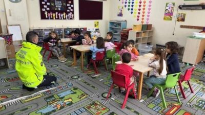 Bilecik’in Yenipazar ilçesinde jandarma ve emniyet ekipleri, vatandaşlar ile öğrencilere