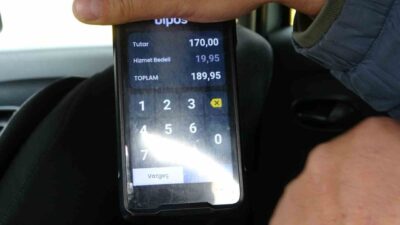 Taksilerde kredi kartıyla yapılan ödemelerde POS cihazları üzerinden alınan “hizmet