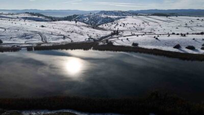 Bolu’nun Gerede ilçesinde etkili olan kar yağışının ardından güneşin yüzünü