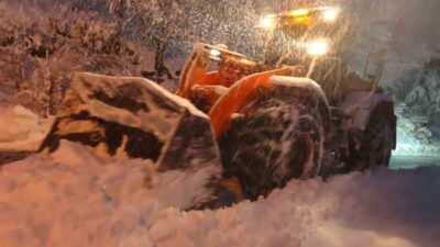 Kastamonu’da etkili olan kar yağışı sebebiyle 274 köy yolu ulaşıma