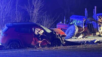 Kastamonu’nun Taşköprü ilçesinde odun yüklü traktör ile cipin çarpıştığı kazada