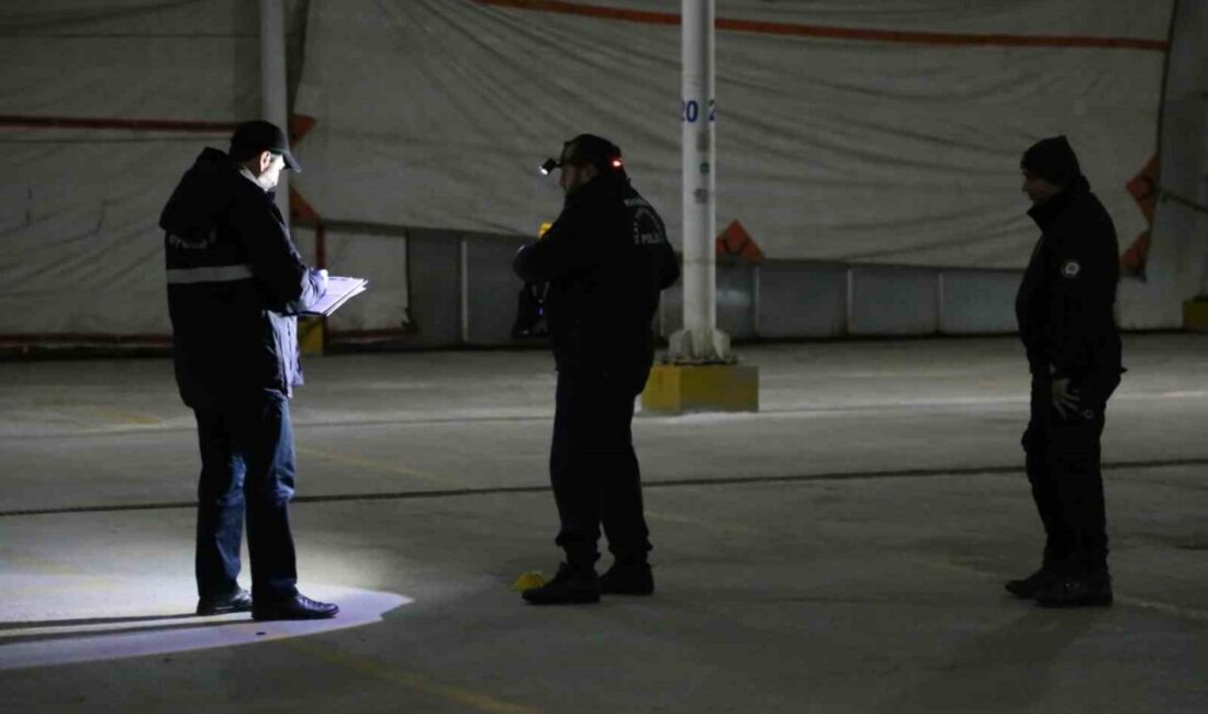 Kastamonu’da iki grup arasında kavga: 1’i ağır 2 yaralı Kastamonu’da iki grup arasında çıkan kavgada bıçaklanan kişi ağır yaralandı.