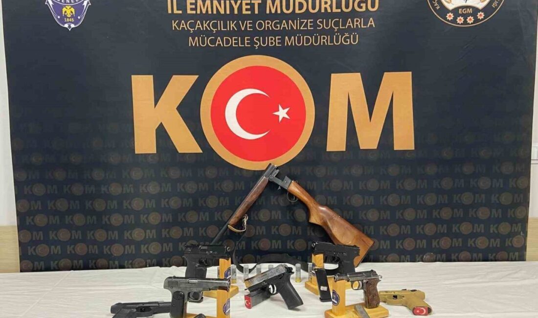 Kastamonu’da polis ekipleri tarafından düzenlenen kaçak silah operasyonunda gözaltına alınan