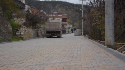 Bilecik Belediyesi tarafından Kayıboyu Mahallesi’nde devam eden çalışmalarla cadde ve