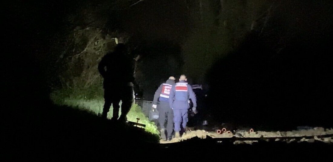 Kayıp olarak aranan eski muhtar varilin içinde ölü bulundu Kocaeli’nin İzmit ilçesinde kayıp olarak aranan 64 yaşındaki Sadık Savurtaş,