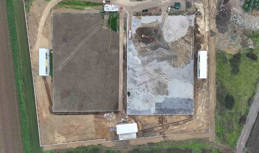 Serdivan Kazımpaşa’da inşa edilen 31 bin metrekarelik spor kompleksinde çalışmalar