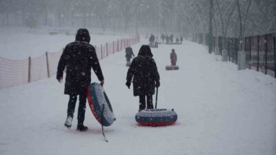 İstanbul’un yanı başındaki gözde kış turizmi merkezlerinden Kartepe’de kar kalınlığı