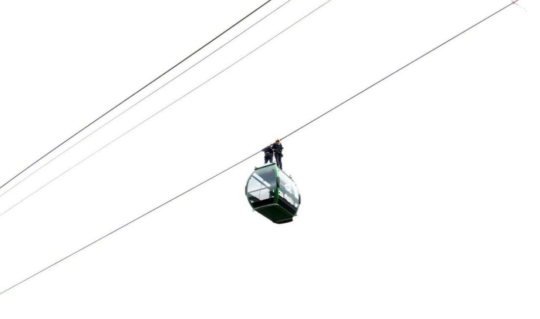 Kocaeli’de kış turizminin önemli merkezlerinden Kartepe’ye ulaşımı sağlayan teleferik hattında,