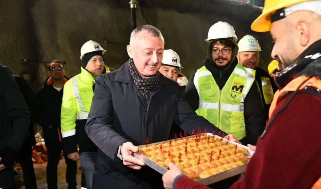 Kocaeli Büyükşehir ekipleri, 2025’in son saatlerinde de sahada görev yaparken,