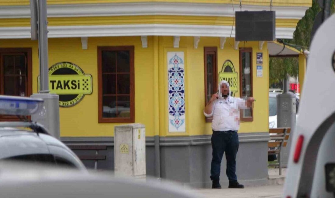 Kocaeli’nin İzmit ilçesinde taksi durağına giren ve elinde tabanca ile