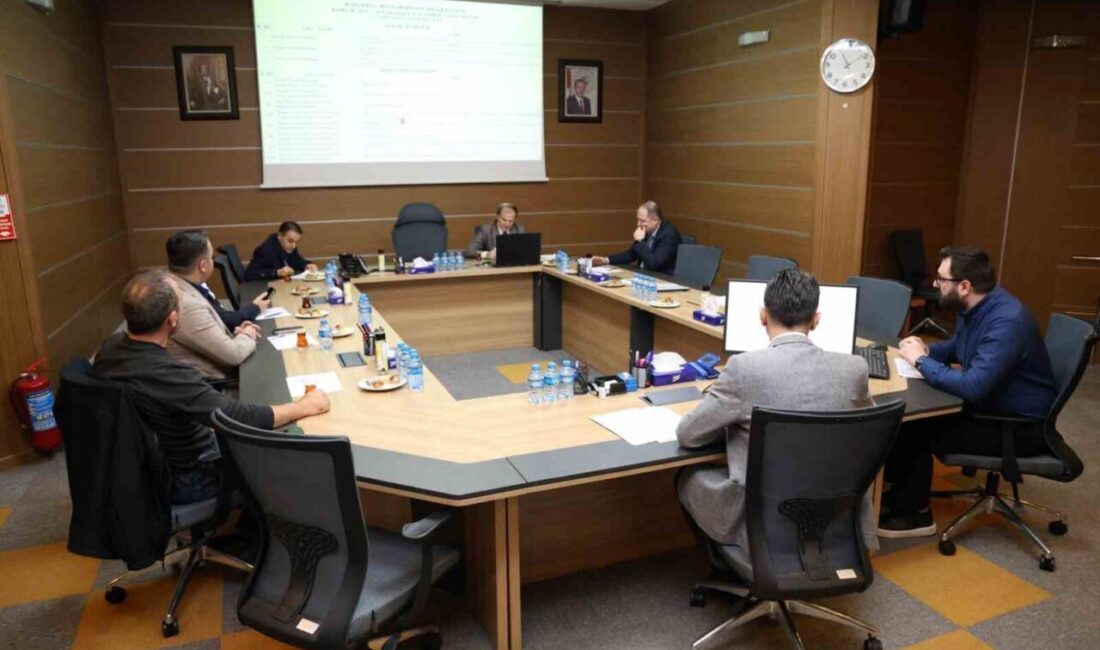 Kocaeli’de toplu taşıma kurallarını ihlal eden 160 şoföre yaptırım Kocaeli Büyükşehir Belediyesi Encümeni tarafından toplu taşımada düzeni bozan, yolculara