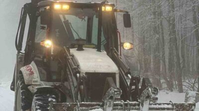 Kocaeli’de yüksek kesimlerde kar yağışı etkisini sürdürürken, vatandaşlar karın keyfini