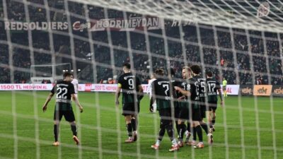 Trendyol Süper Lig ekiplerinden Kocaelispor, 17 haftalık performansında seyircisi önünde