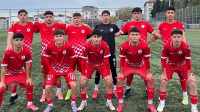 Kocaeli Amatör Futbol U18 Ligi’nde mücadele eden Körfez Gençlerbirliği, sahasında