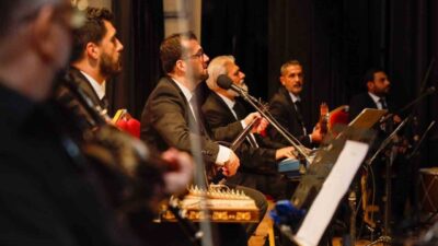 Körfez’de düzenlenen “En Baba Konser” etkinliğinde, arabesk müziğinin sevilen eserleri
