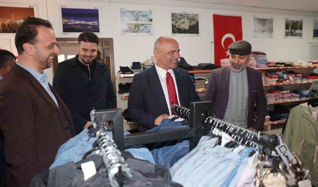 Körfez’de ihtiyaç sahipleri için “Sevgi Mağazası” kapılarını açtı Körfez Belediyesi ile Türk Kızılay Körfez Şubesi tarafından sosyal dayanışmayı