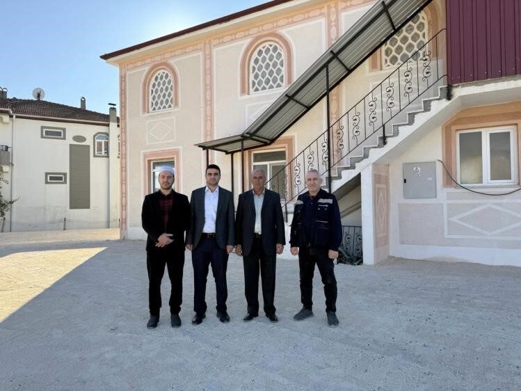 Bilecik’in Osmaneli ilçesine bağlı Bereket Köyü Camii bahçesinde gerçekleştirilen parke