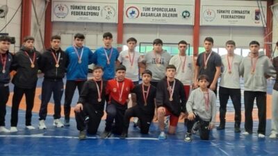 DÜZCE(İHA) – Düzce Özkan Olcay Spor Salonu’nda Okul Sporları Genç