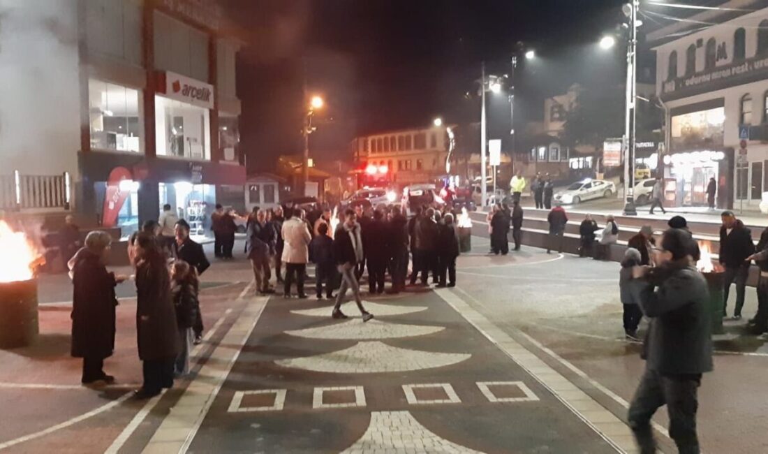 Mudurnu’da eski gelenekler yeniden yaşatılıyor Bolu’nun Mudurnu ilçesinde Regaip Kandili’nde, geçmiş yıllardaki gelenekleri yaşatmak amacıyla