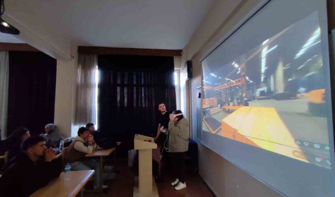 Öğrenciler sektörleri tanıyor Gümüşova Meslek Yüksekokulu’nda öğrenciler sektör temsilcileriyle bir araya geldi. Düzce