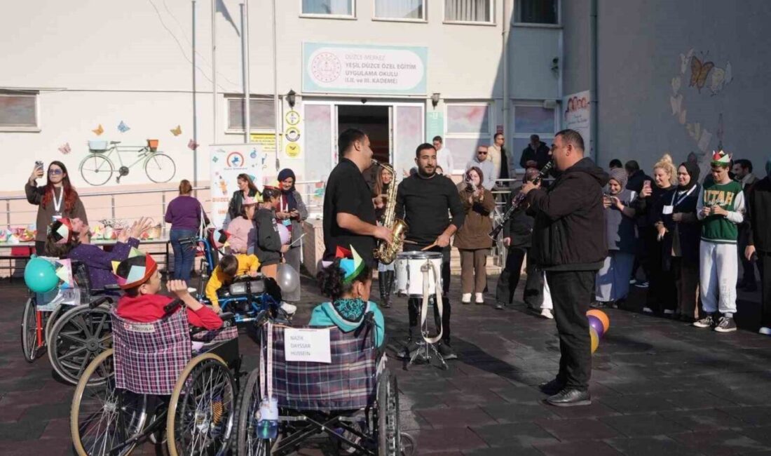 Okul bahçesi şenlik alanına döndü Düzce Belediyesi Çocuk Üniversitesi, 3 Aralık Dünya Engelliler Günü kapsamında