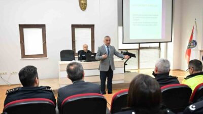 Düzce Üniversitesi Sanat Tasarım ve Mimarlık Fakültesi Dekanı Prof. Dr.
