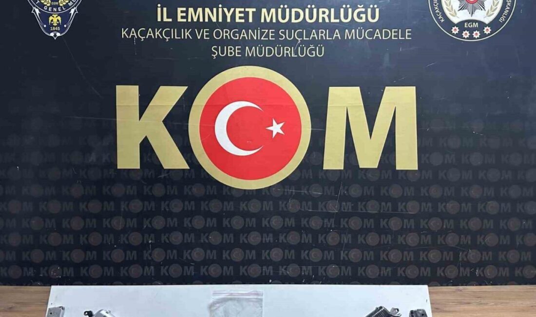Sakarya’nın Adapazarı ilçesinde polis ekiplerince yapılan 4 ayrı operasyonda 8