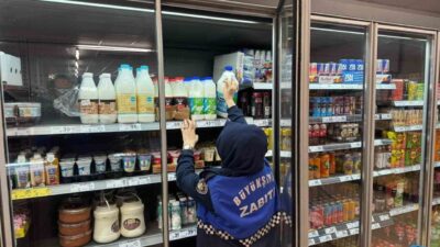 Kocaeli’de zabıta ekipleri, yaklaşan Ramazan ayı öncesi denetimlerini sıklaştırırken, raflarda