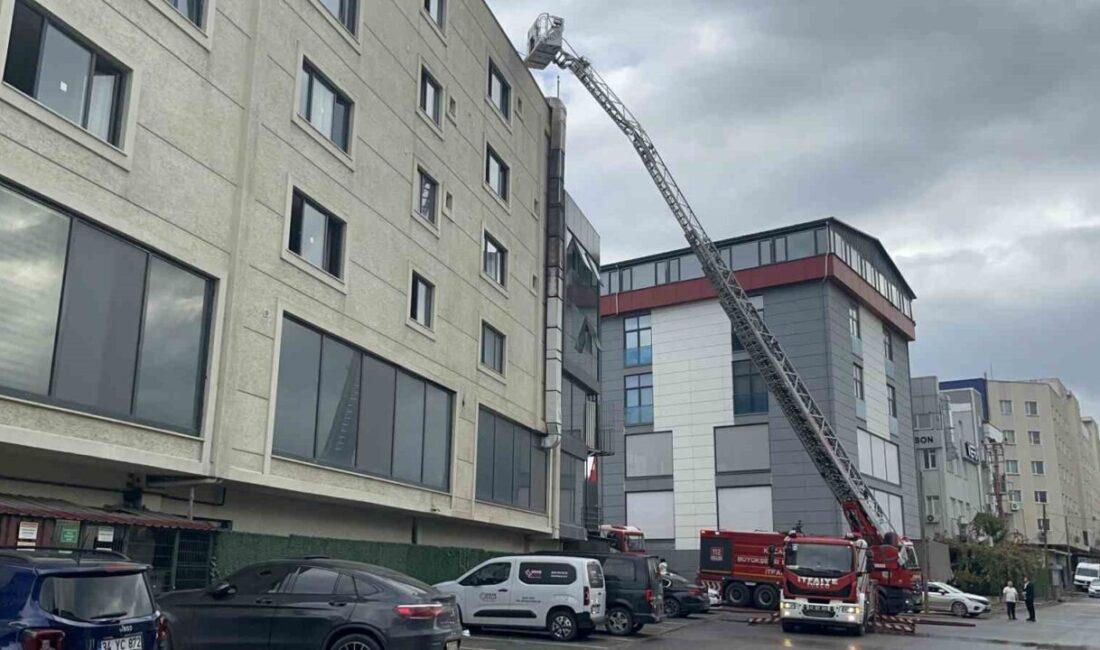 Kocaeli’nin Gebze ilçesinde bir restoranda çıkan yangında bir kişi yaralandı.