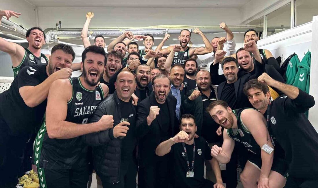 Sakarya Büyükşehir Basketbol, Kütahya deplasmanından galibiyetle döndü Türkiye Basketbol 2. Ligi’nde mücadele eden Sakarya Büyükşehir Belediyesi, 8.