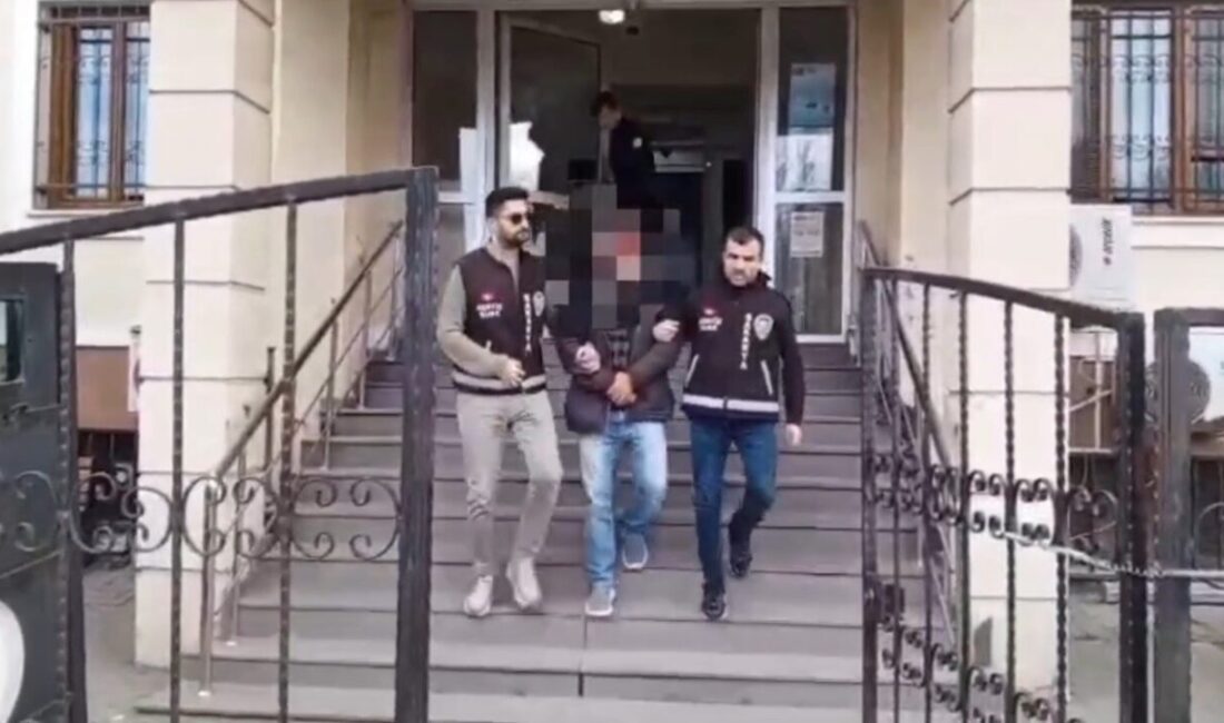 Sakarya’da 39 günde çeşitli suçlardan aranan 370 şüpheli yakalandı Sakarya’da polis ekiplerince haklarında kesinleşmiş hapis cezası ve yakalama kararı