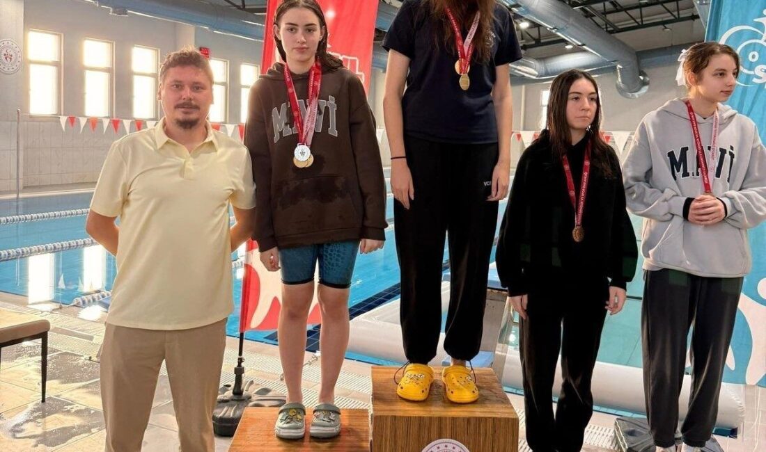 DÜZCE(İHA) – Düzce Okul Sporları Gençler Yüzme Müsabakaları Çilimli Yüzme