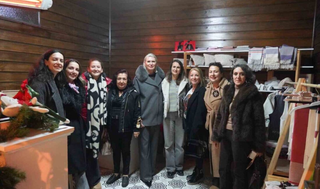 Bilecik Belediyesi tarafından yeni yıla hazırlanan Sanat Sokağı tüm renkleriyle