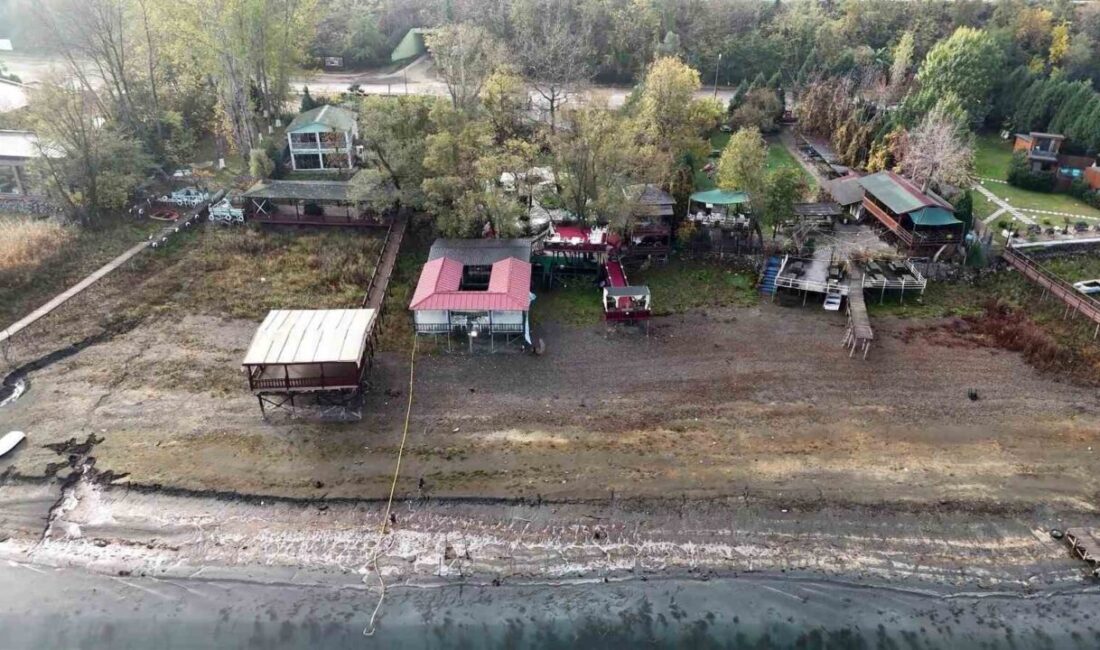 Sakarya ve Kocaeli’nin içme suyu kaynağı olan Sapanca Gölü’nden kaçak