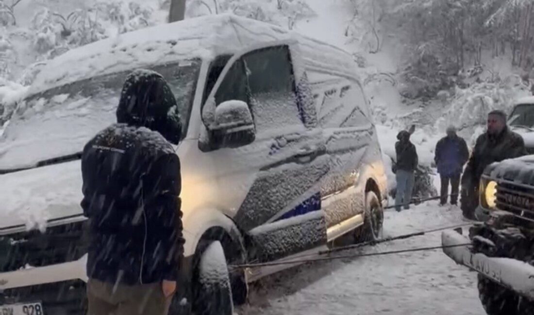 Düzce’de yaylaya kar safarisi yapmaya giden Düzce Safari Offroad kulübü