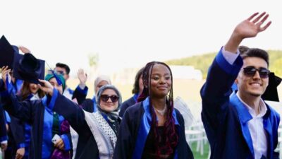 Türkiye genelinde birçok üniversitede uluslararası öğrenci kayıtları düşüşe geçerken, Sakarya