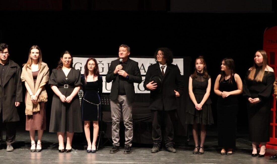 Bilecik Şeyh Edebali Kongre Merkezi’nde şiir gecesi düzenlendi. Bilecik 15