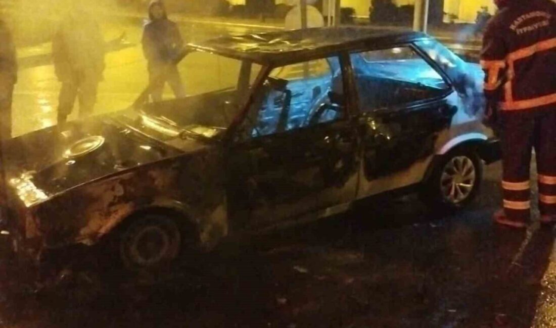 Seyir halindeki Tofaş alev alev yandı Kastamonu’da seyir halindeyken alevlere teslim olan Tofaş-Fiat marka otomobil kullanılmaz